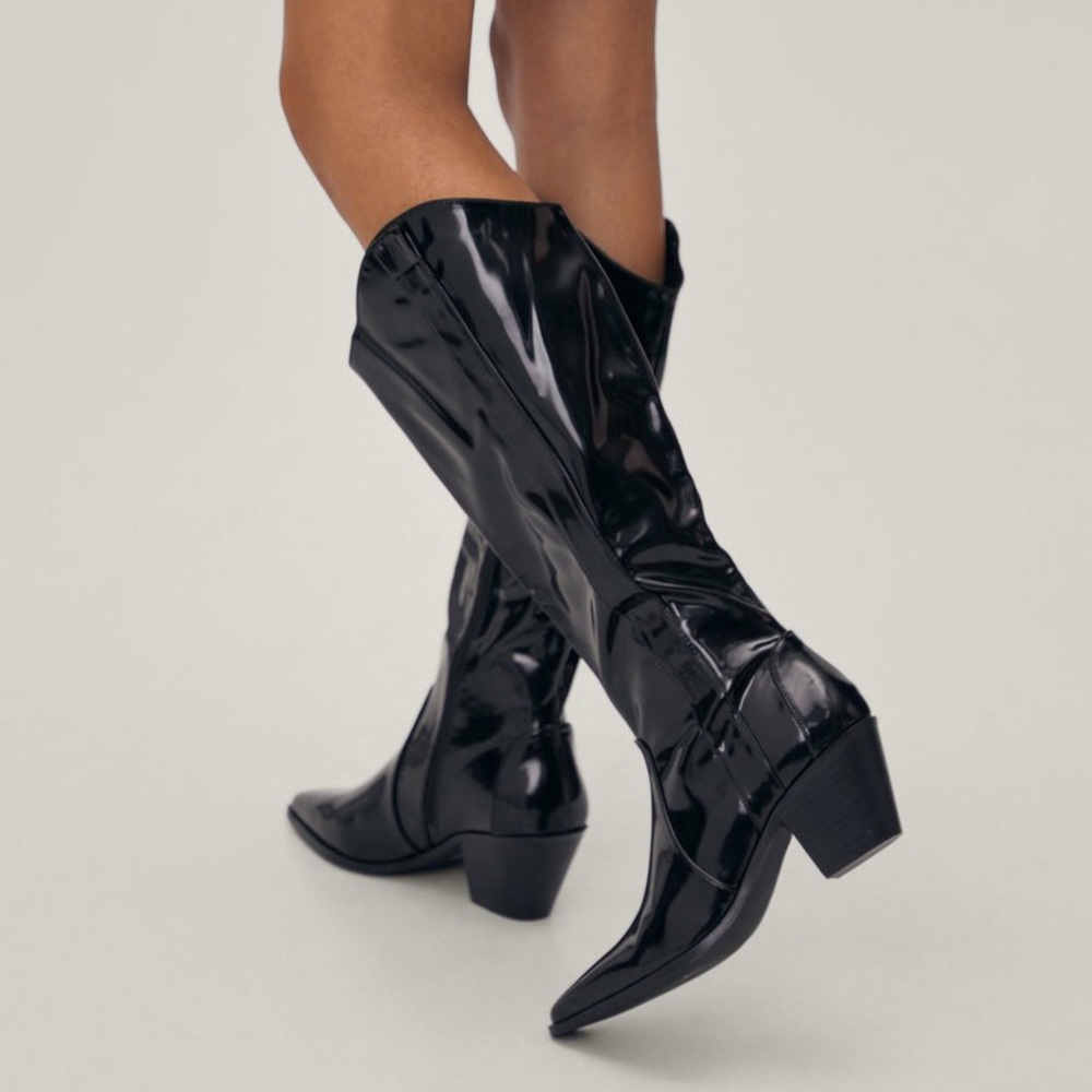 Black cowboy boots